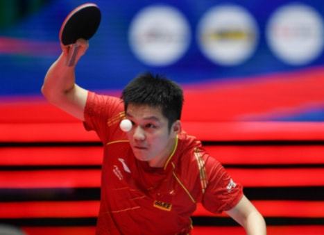 球和扎实的 球和扎实的